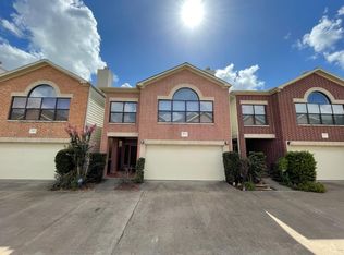 9813 Riddlelink Ln, Houston, TX 77025