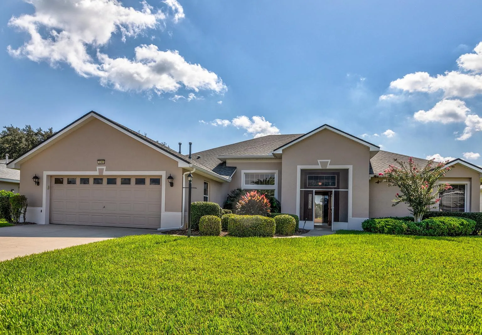 5368 Aurora Dr — Photo 1