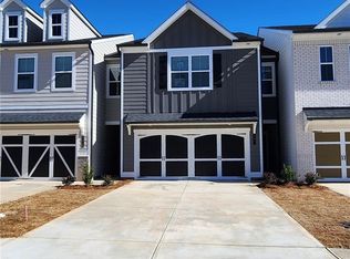 5312 Melbourne Ln, Flowery Branch, GA 30542