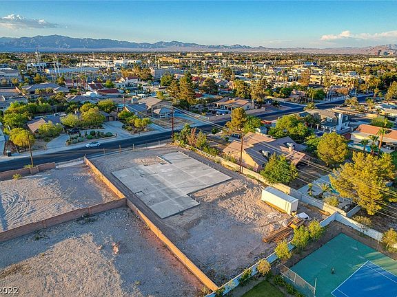 5th image of 7065 Eldora Ave