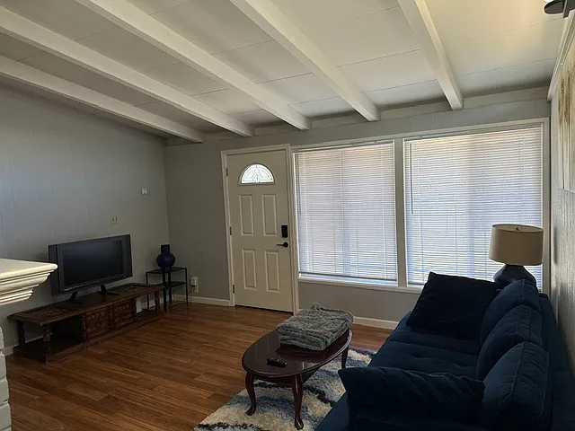 1126 Breezewood Ct — Photo 6