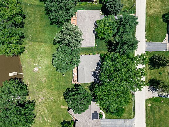 3rd image of 9904 Shore Dr