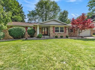 6170 Kings Scepter Rd, Grand Blanc, MI 48439