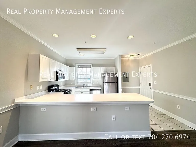 8969 Meadow Vista Rd — Photo 2