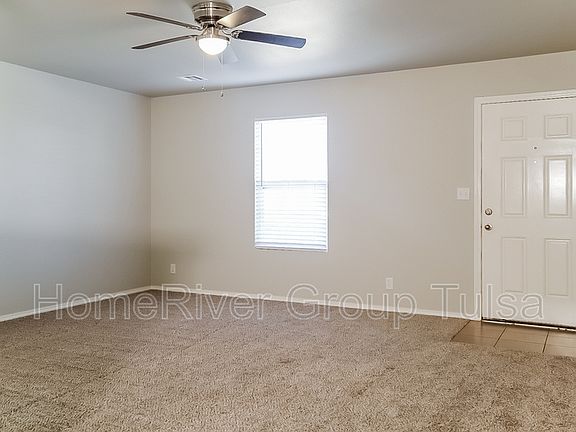 4th image of 3515 E Fairmont St
