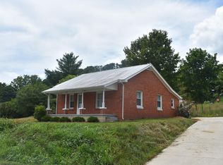 505 S Young St, Sparta, TN 38583