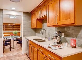 15630 Lake Hills Blvd, Bellevue, WA 98008