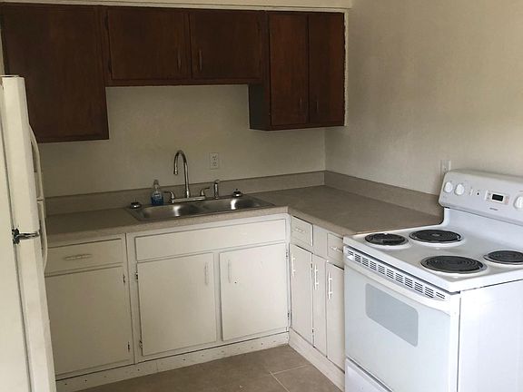 5th image of 1207 NE 8th Ave