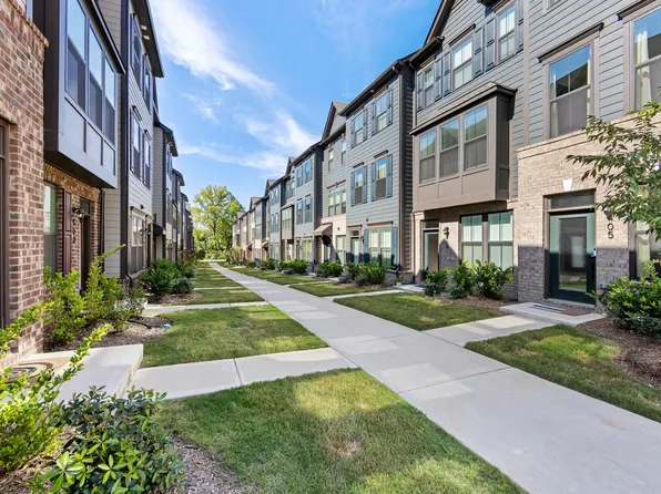 440 Spearfield Ln, Charlotte, NC 28205