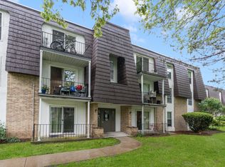 18 Shadowbrook Ln APT 40, Milford, MA 01757