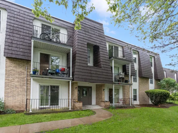 18 Shadowbrook Ln APT 40, Milford, MA 01757