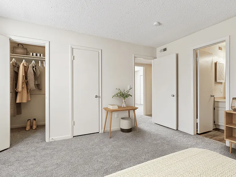 Eastchester Ridge Apartments — Photo 37