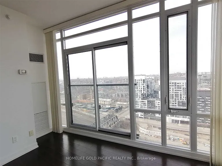 170 Fort York Blvd #2303 — Photo 4