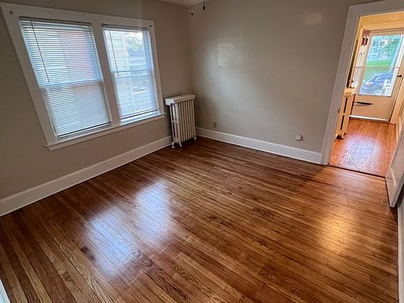 3rd image of 271 Holcomb St Floor 1