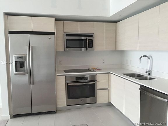 2nd image of 4250 Biscayne Blvd APT 706