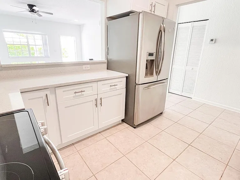 1438 Hawthorne Pl — Photo 6
