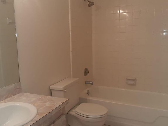 3rd image of 1312 Highlands Dr #A