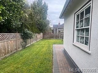 5th image of 146 Medana St