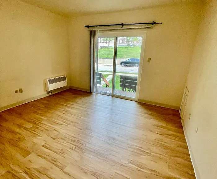 6350 Forward Ave #11 — Photo 40