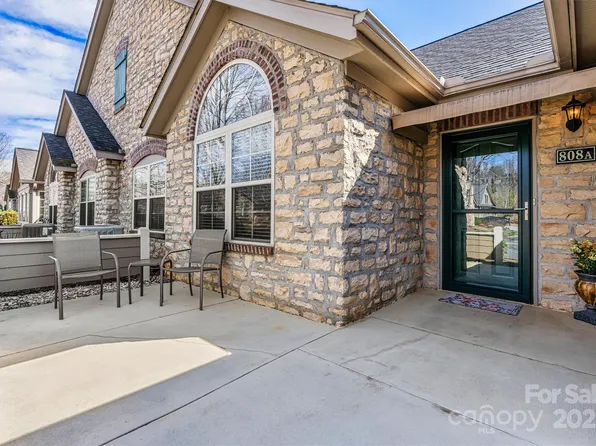 808 Wynnshire Dr #A, Hickory, NC 28601