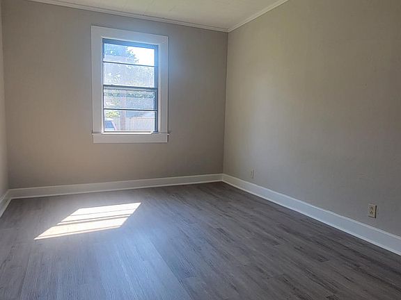 3 Private Bedrooms: Not a Shotgun