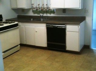 1125 1/2 N St, Sanger, CA 93657