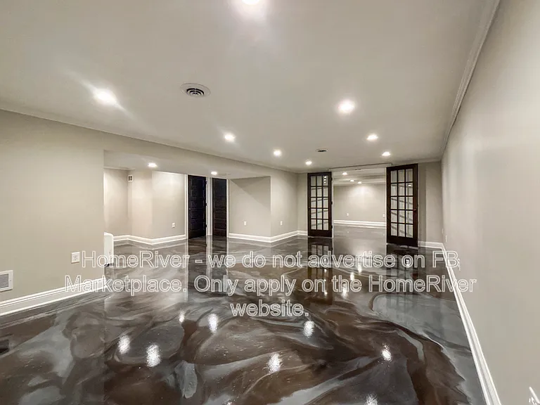 11111 Kings Xing — Photo 17