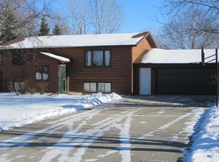 1814 Oak Knoll Dr NE, Alexandria, MN 56308