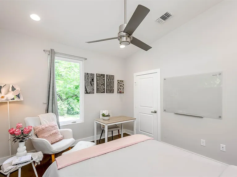 2113 Glendale Pl — Photo 28
