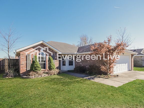 3rd image of 520 Maplewood Dr
