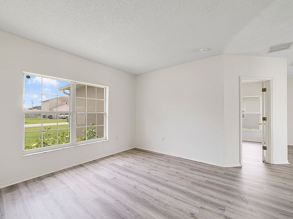 4th image of 566 Hummingbird Ct