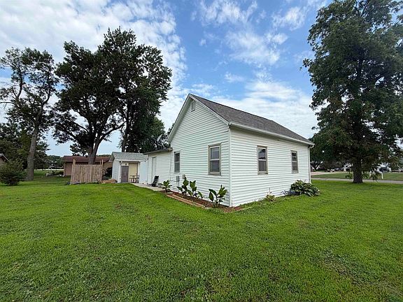 5th image of 84 Hardy St
