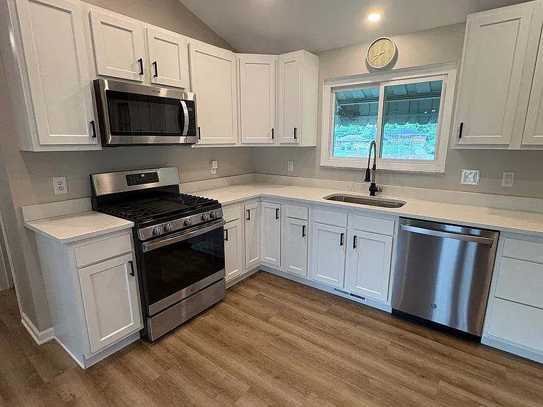 1624 Sillview Dr — Photo 15