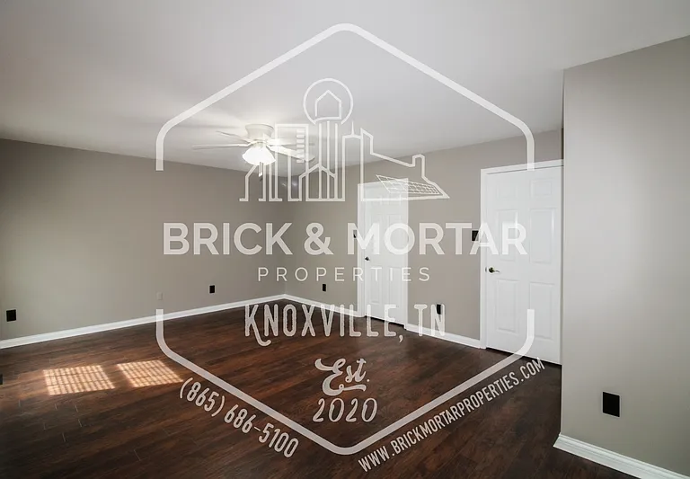 613 Chapel Point Ln — Photo 29