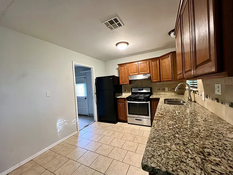 7400 S Drexel Ave — Photo 7