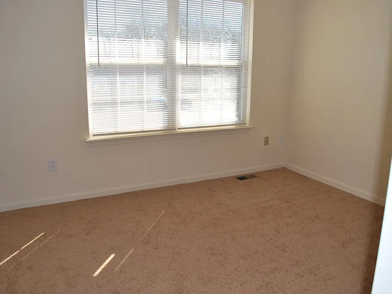 634 Candlestick Ln — Photo 11