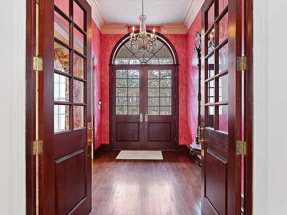 3rd image of 2205 E 3rd St