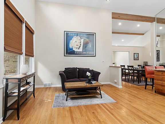3rd image of 211 Blackhawk Rd