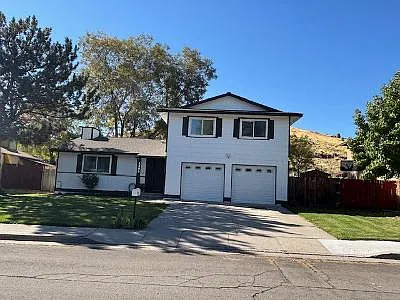 3 bed, 1753 sqft, $1,300 — Photo 1