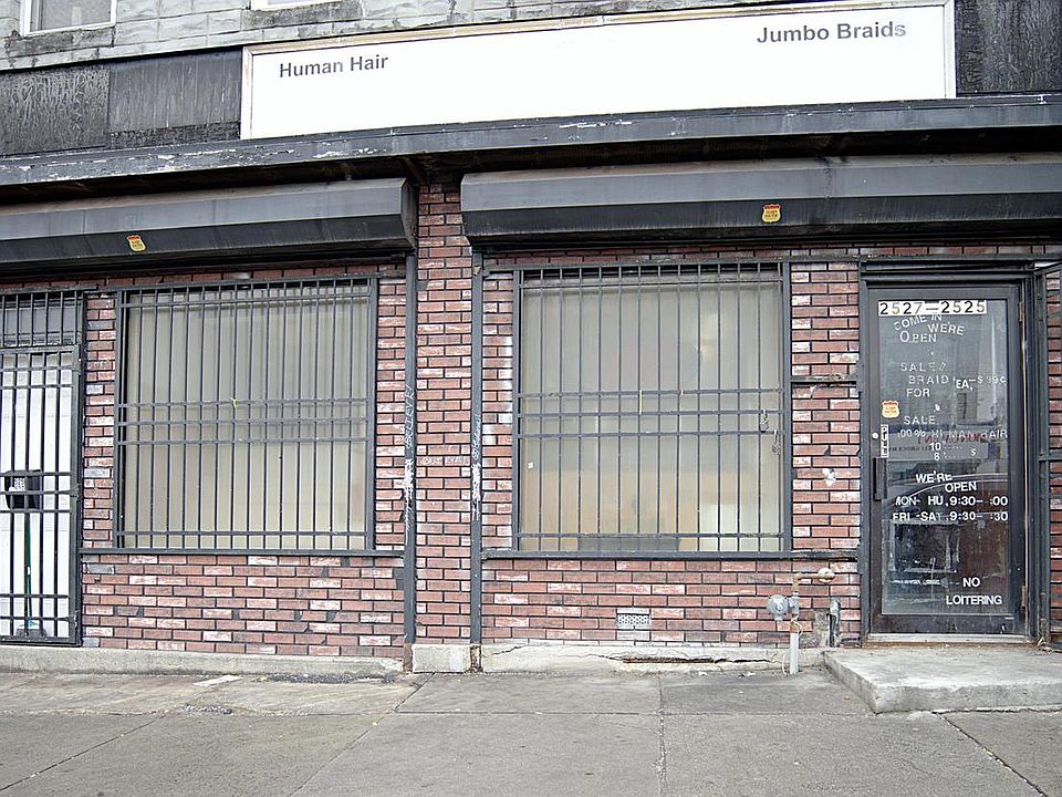 1st image of 2525 E Monument St