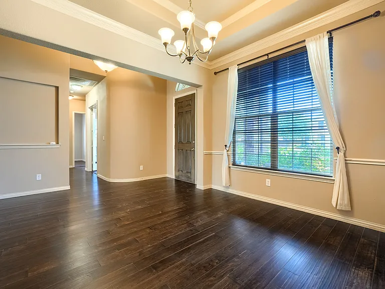 12372 Payne St — Photo 4