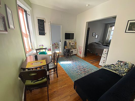 3rd image of 211 W 108th St APT 33