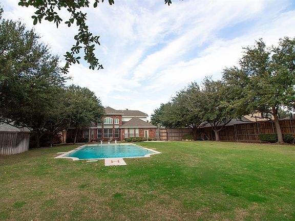 3rd image of 206 Hearthstone Dr