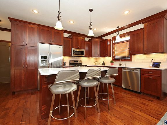 3rd image of 7021 S Edinburg Pl