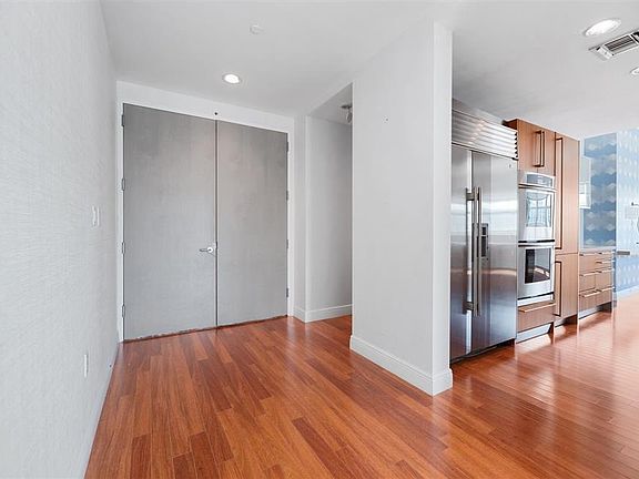 4th image of 6103 Aqua Ave APT 1003