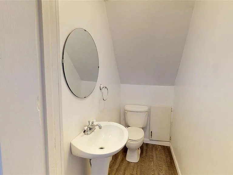 3213 Broadway Ave — Photo 18