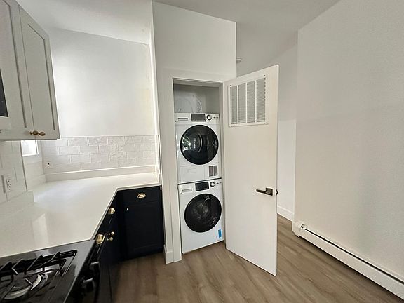4th image of 211 Woodward St #10-2