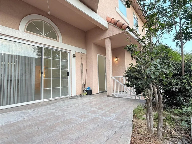 1141 Fairview Ave — Photo 4