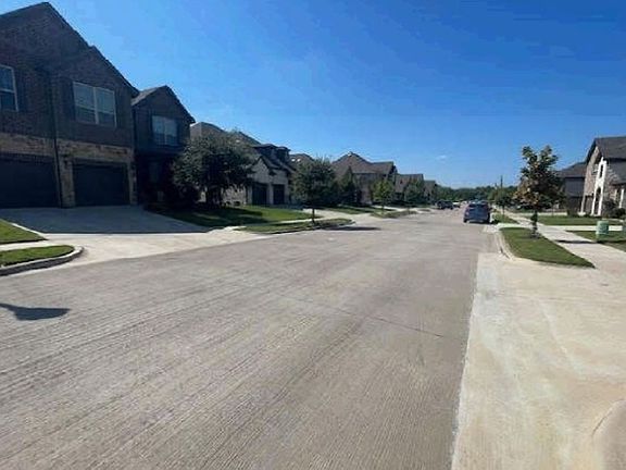 Exterior Neighborhood (street photo)