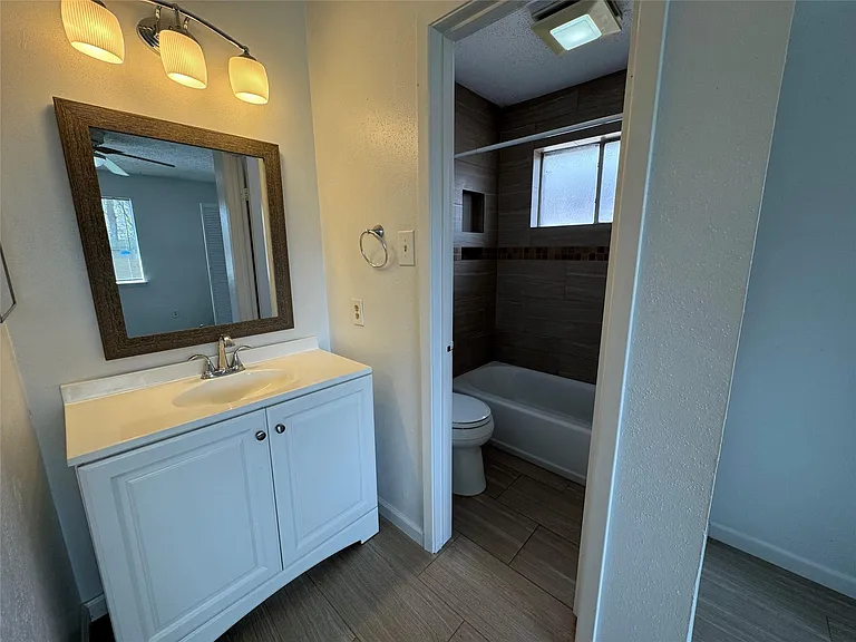 4703 Rivertree Ln — Photo 17